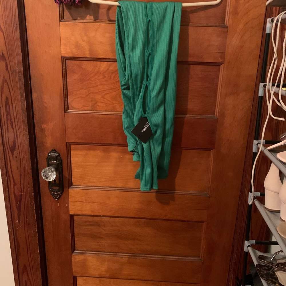 Pretty little thing Green cutout ribbed leggings. Size 4. Brand new with tag.